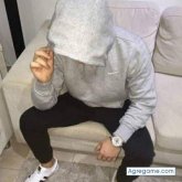 Busco ligar. Persona muy atractivo.