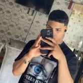 Busco una mujer, blanca,pelo largo ojos