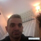 Busco: Una mujer atrapanteMe defino: Soy un hombre ke se