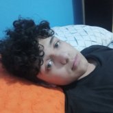 Busco pareja. Mujeres jóvenes. Medio