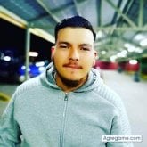 Trabajo. Busco pareja. Buena onda.