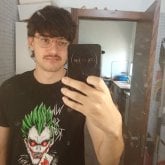 Estudiante. Soy joven pelo un poco largo