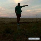 Trabajando. Busco ligar. Mujeres. Alegre