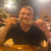 Conocer gente y relacionarse.