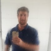 Busco  con quien charlar y  ver que