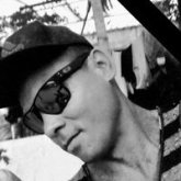 Mesero. Busco pareja. Mujeres.