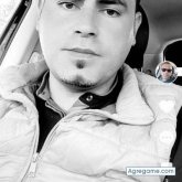 Busco pareja. Mujer. Uno mas. Muchas