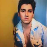 Busco una mujer de 20 los. Holaaaaa