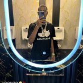 Una mujer simpática y romántica. Soy