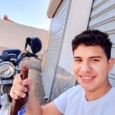 Estudiante. Busco pareja. Una mujer