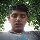 Una mujer entre los 18 a 20 años.