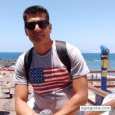 Luchibiris chico viudo en Santa Cruz De Tenerife