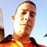 Desempleado. Busco hacer amistades.