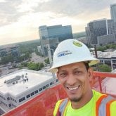 Busco pareja. De mi parqueadero cerca