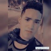 Amable , amoroso, cariñoso.