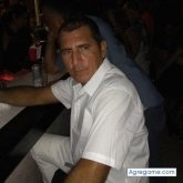 Renialbear chico soltero en Harrisburg