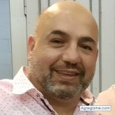 Técnico. Busco ligar. Chica. Simple.