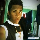 Estudiante. Busco conocer gente. Conocer