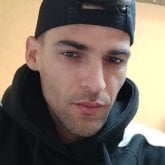 Mujer divertida. Un poco tímido. Mu