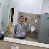 La edad es relativamente. Soltero y a la