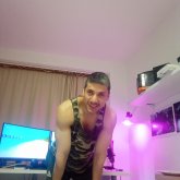 AlexNight chico soltero en L'Escala