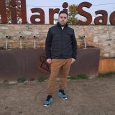 Busco mujer simpática. Chico soltero