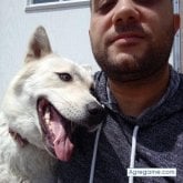 Busco pareja. Chicas. Bueno. Música.