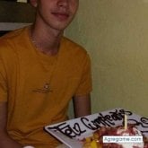 Trabajar. Busco pareja. Nada. Alunnnn.