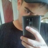 Busco ligar. Chicas. Guapo. Las chicas