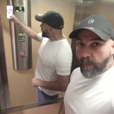 Autónomo. Busco conocer gente. Una