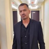 Busco a mi mujer. Me gusta laborar mucho