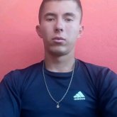 Travajo. Busco hacer amistades. Una