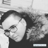 Una mujer. Cariñoso. Me gusta muchas