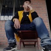 Busco ligar. Lo que sea. Un poco penoso.