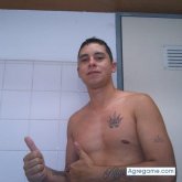 Albañil. Busco chatear. Mujeres.