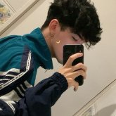 Empleado. Busco hacer amistades. Busco