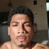 Altura 1.83 moreno. . +593 939074672.