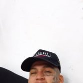 Mujeres mayores de 30 años
Delgadas ,