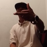Busco: Busco una AmigaMe defino: Soy una persona