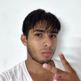 Comercio. Busco hacer amistades.