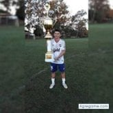 Busco pareja. Que quiera socializar. Una