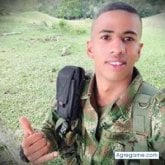 Soldado. Busco pareja. Mujeres. Bueno