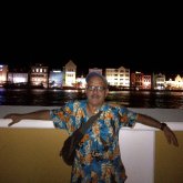 JUna chica alrededor de 40-50 años que