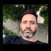 Bien,cumplidorz, apasionado.