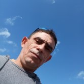 Encofrador. Conocer chicas  ylo q surja.