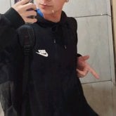 Busco alguien madura. Soy alto y trato