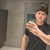 Busco pareja. Mujeres solteras y lindas.