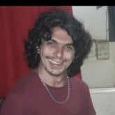 Busco ligar. Salir de lo aburrido de la