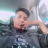 Trabajo. Busco pareja. Mujer de 25. Soy