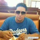 Trabajador. Busco conocer gente. Estoy